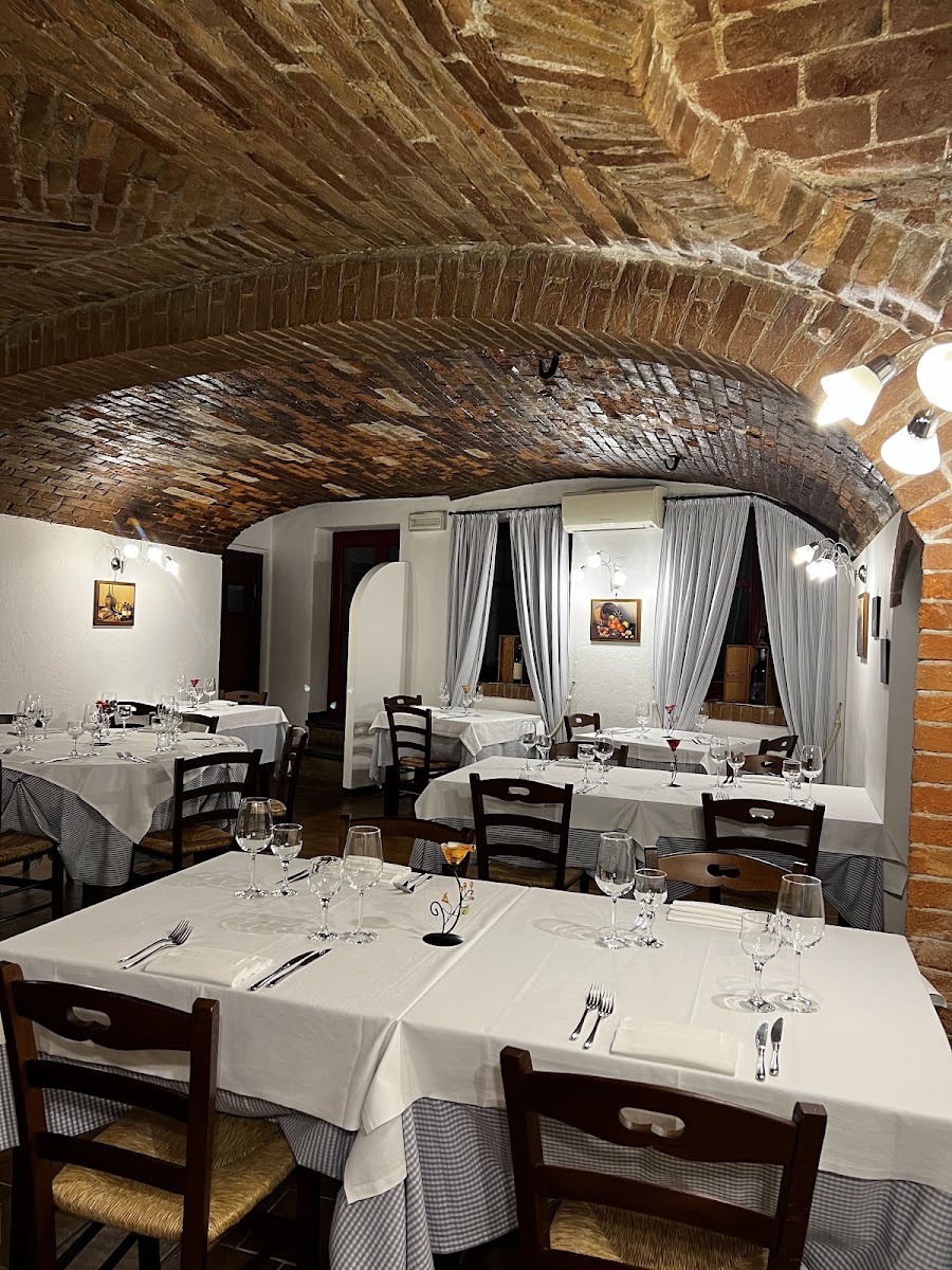 La Volta Rossa Di Roddi D'alba